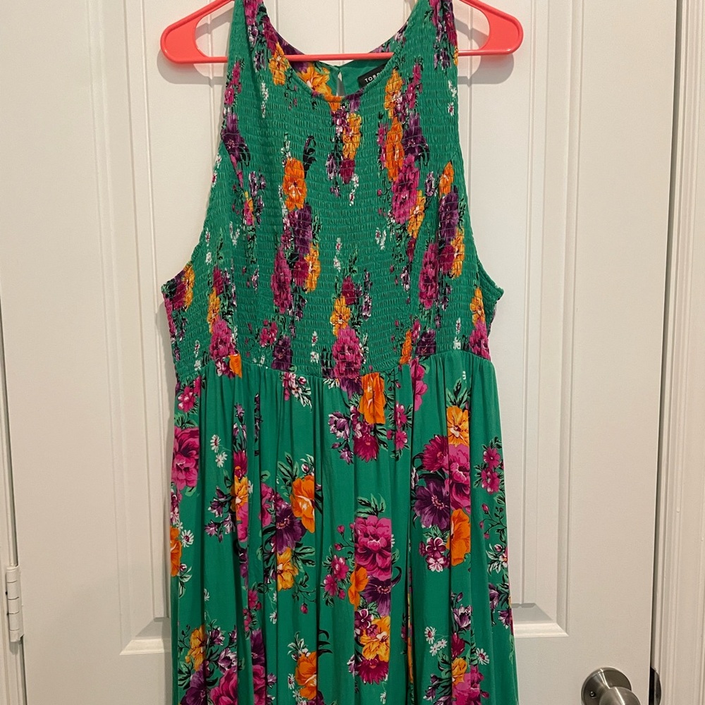 Green floral print dress from Torrid. Size 3.